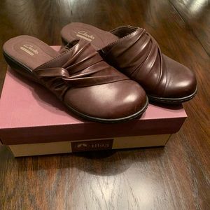 Clark’s Leisa Deina Clogs